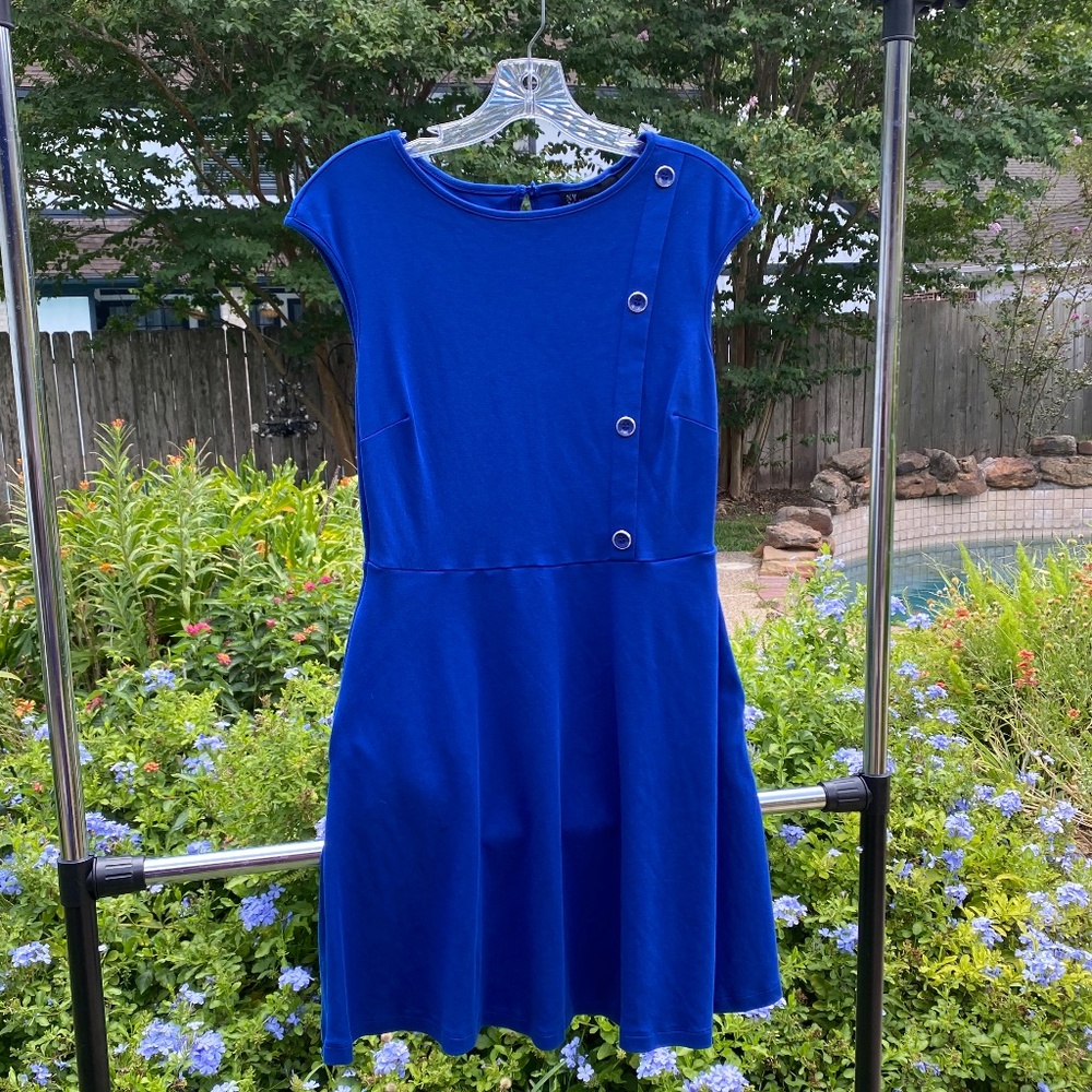 NY&Company M royal blue dress, pockets, fit-and-flare, button detail - Picture 7 of 7